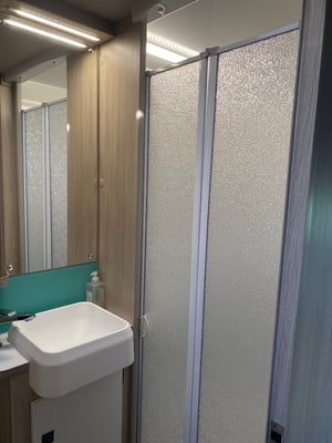 2024 Auto-Trail F-Line F68 — photo 25 of 50