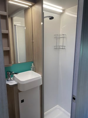 2024 Auto-Trail F-Line F68 — photo 35 of 50