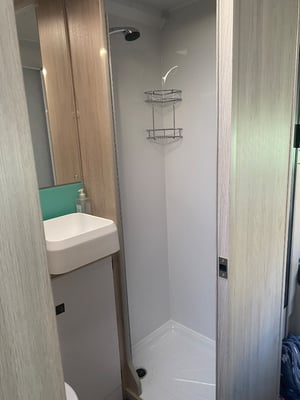 2024 Auto-Trail F-Line F68 — photo 37 of 50