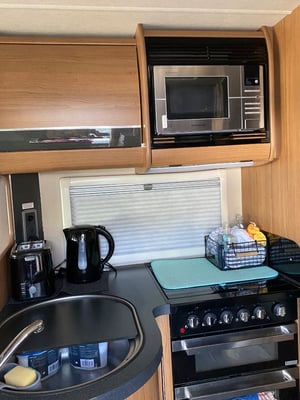 2015 Auto-Trail Tracker FB — photo 6 of 23