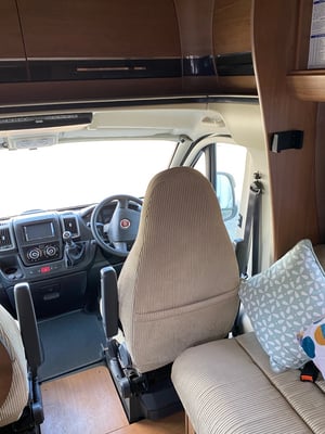 2015 Auto-Trail Tracker FB — photo 7 of 23