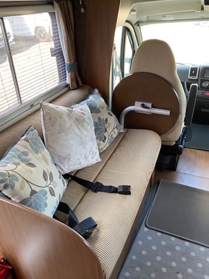 2015 Auto-Trail Tracker FB — photo 9 of 23