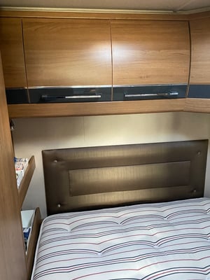 2015 Auto-Trail Tracker FB — photo 16 of 23