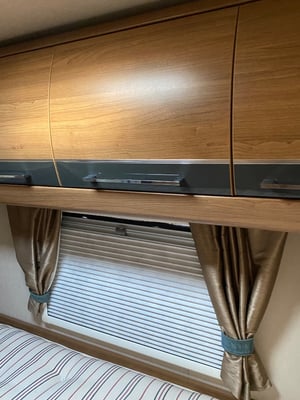 2015 Auto-Trail Tracker FB — photo 17 of 23