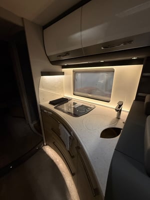 2023 Dethleffs Globetrotter XLI — photo 17 of 22
