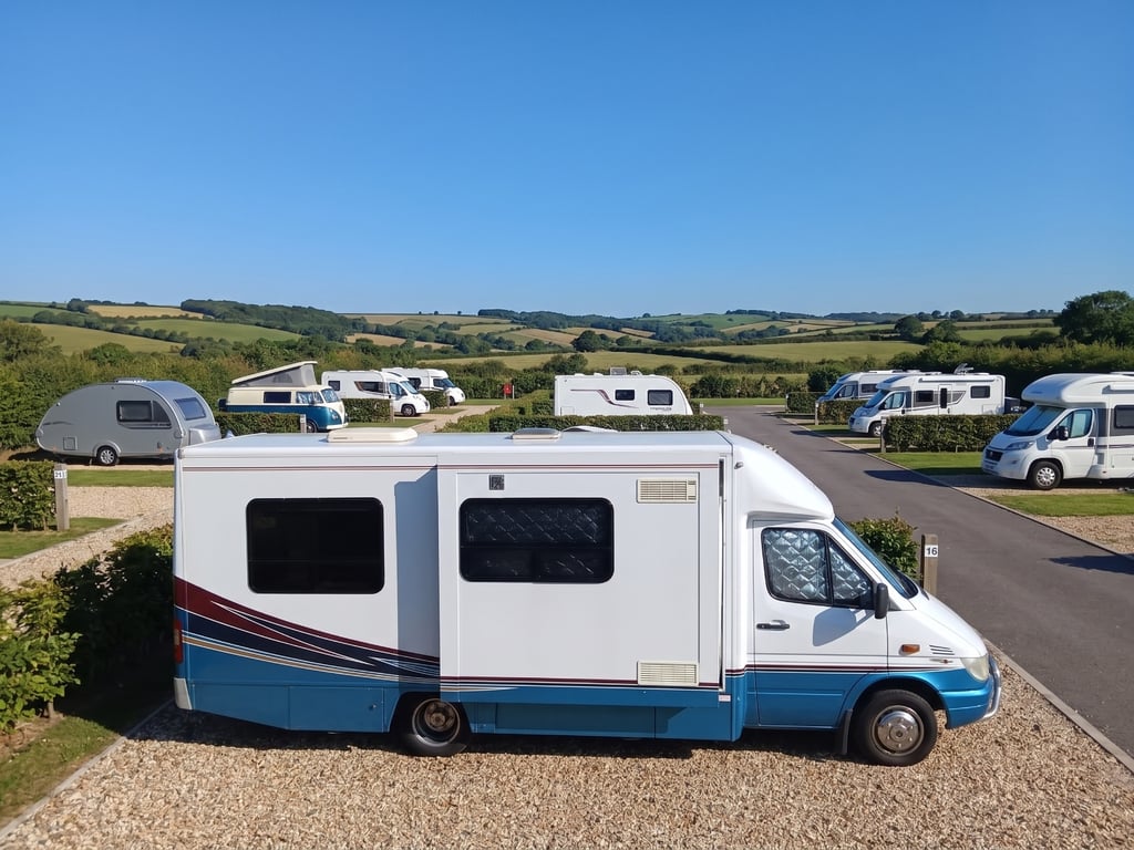2005 Mercedes-Benz Sprinter - Image 1