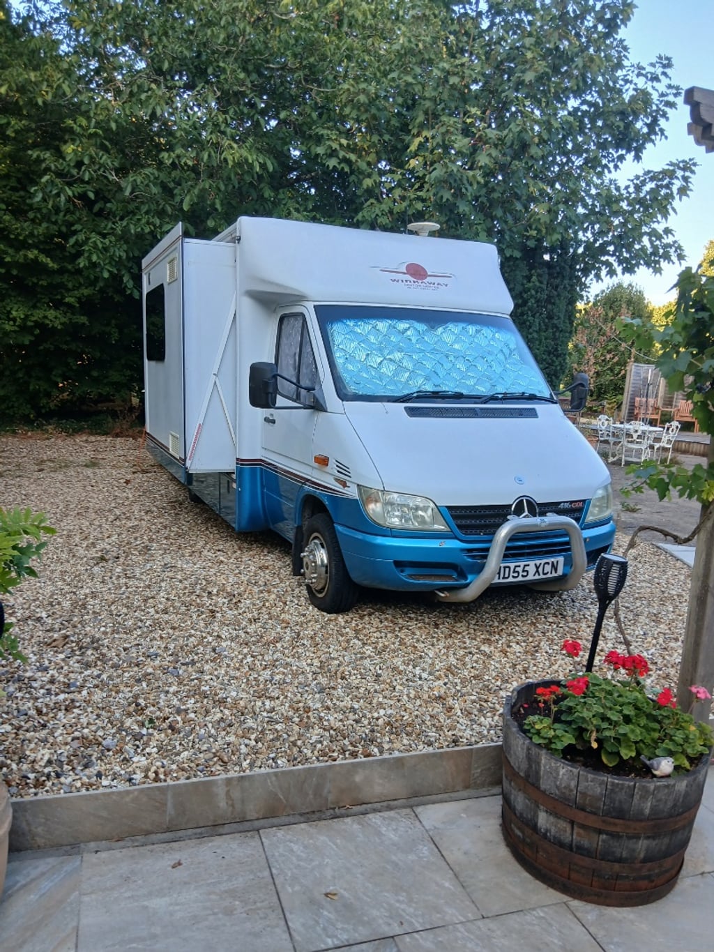 2005 Mercedes-Benz Sprinter - Image 1