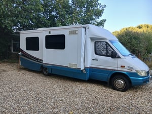 2005 Mercedes-Benz Sprinter — photo 9 of 13
