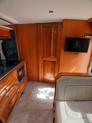 2005 Mercedes-Benz Sprinter — photo 11 of 13