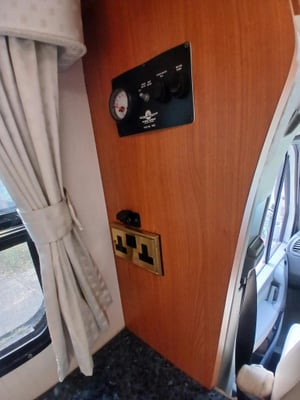 2005 Wirraway Mercedes-Benz Sprinter Motorhome - One-Off, High-Spec Build — photo 32 of 55