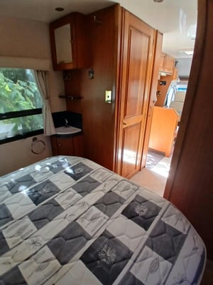 2005 Wirraway Mercedes-Benz Sprinter Motorhome - One-Off, High-Spec Build — photo 39 of 55