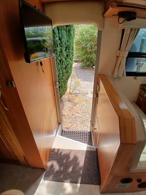 2005 Wirraway Mercedes-Benz Sprinter Motorhome - One-Off, High-Spec Build — photo 52 of 55