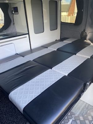 2008 Vauxhall Vivaro Sportive  — photo 9 of 22