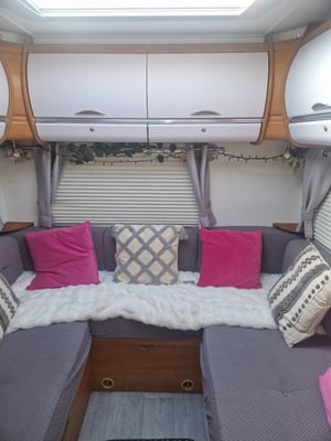 2007 Auto-Trail Apache 700 — photo 2 of 16