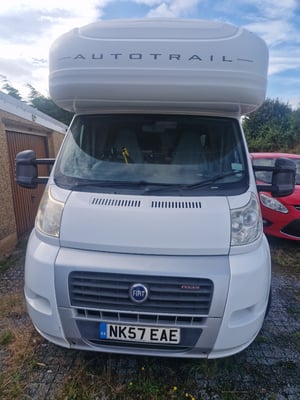 2007 Auto-Trail Apache 700 — photo 1 of 16
