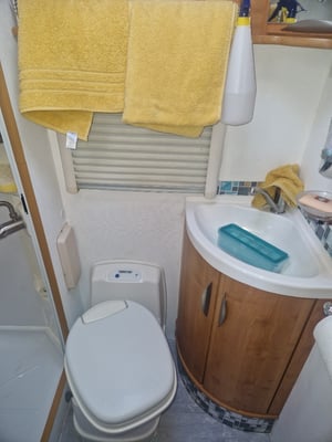 2007 Auto-Trail Apache 700 — photo 16 of 16