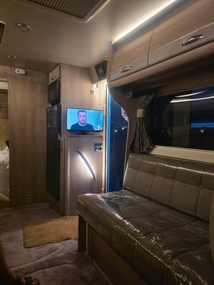 2025 Auto-Sleepers Burford — photo 7 of 11