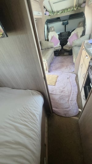 2025 Auto-Sleepers Burford — photo 8 of 11