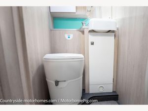 2021 Autotrail F74 — photo 43 of 54