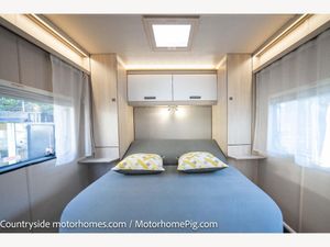 2021 Autotrail F74 — photo 8 of 54
