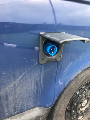 2014 Volkswagen Caddy Campervan — photo 10 of 18