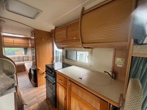 2004 Auto-Trail Scout SE — photo 17 of 25