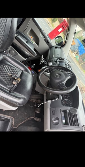 2015 Vw Transporter T32 Sportline TDI 180 LWB — photo 10 of 16