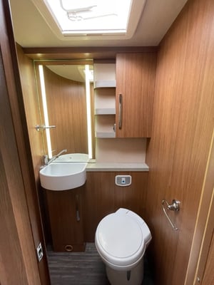2018 Auto-Trail Comanche — photo 18 of 84