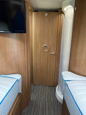 2018 Auto-Trail Comanche — photo 25 of 84