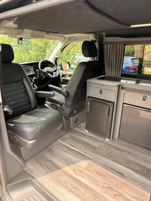 2021 Volkswagen Transporter T6.1 — photo 24 of 31