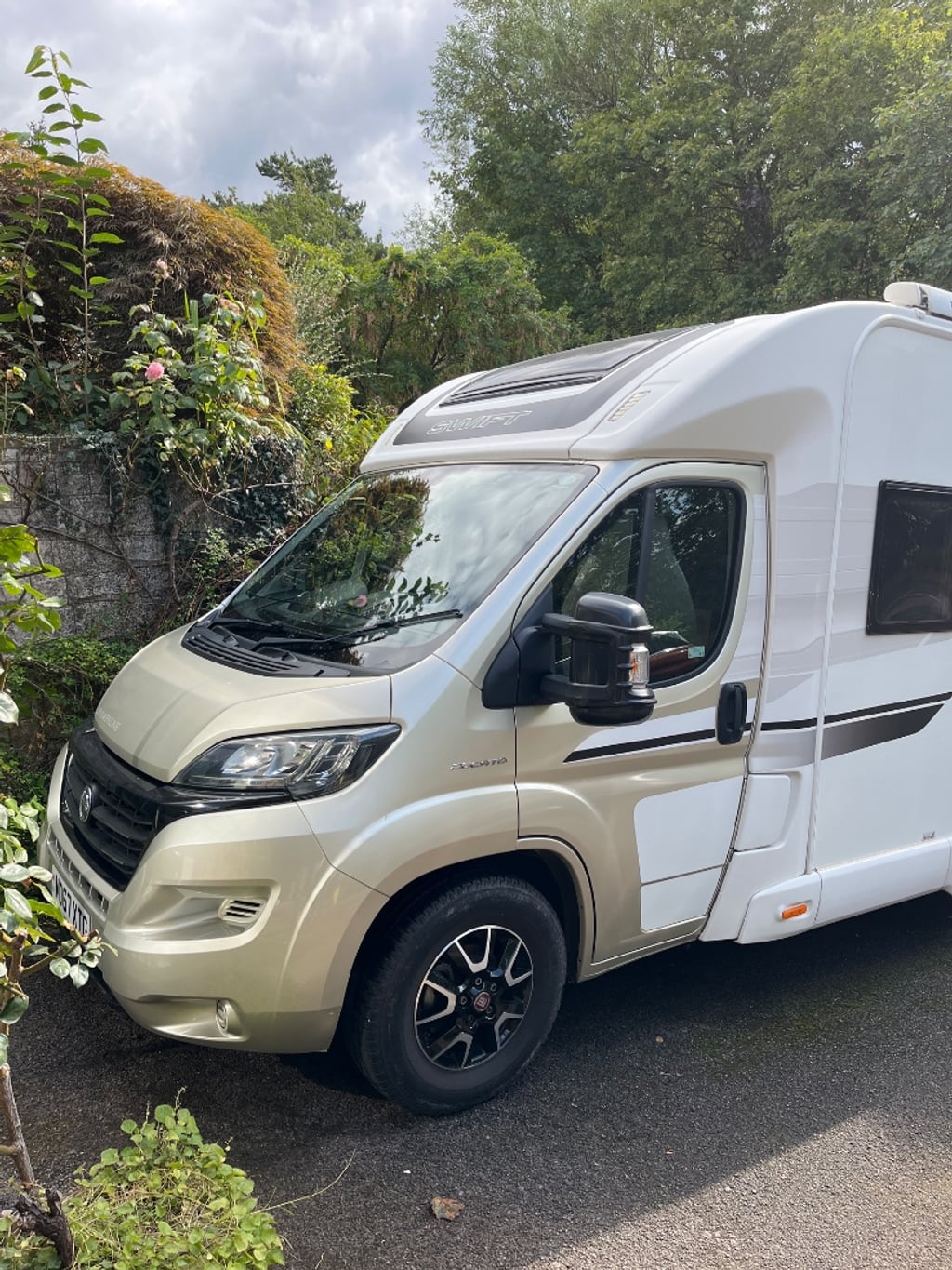 2018 Swift Champagne 695 - Image 1