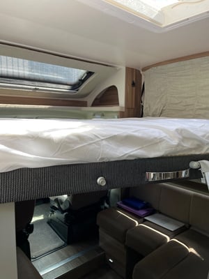 2018 Swift Champagne 695 — photo 10 of 11