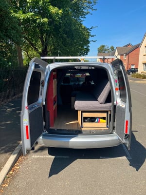 2015 Volkswagen Caddy Maxi — photo 9 of 14