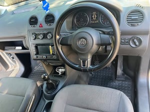2015 Volkswagen Caddy Maxi — photo 11 of 14