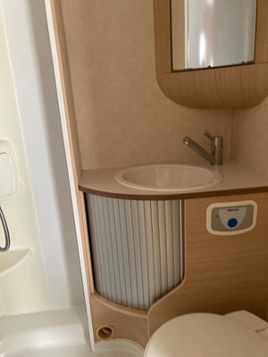 2010 Adria Compact SL Gold Edition — photo 14 of 25