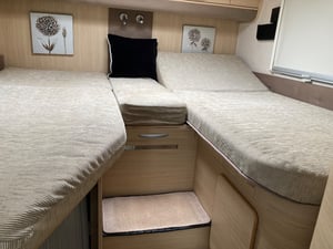 2010 Adria Compact SL Gold Edition — photo 19 of 25