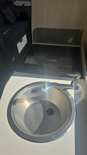 2025 Elddis Autoquest CV40 — photo 12 of 16