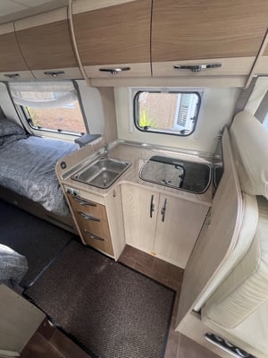 2013 Burstner Nexxo T 720 — photo 10 of 23