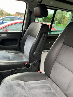 2009 Volkswagen Caravelle — photo 2 of 6