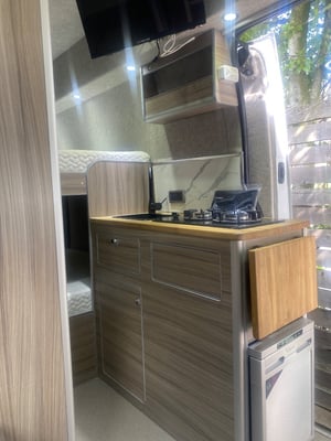 2018 Renault Trafic Campervan — photo 9 of 12