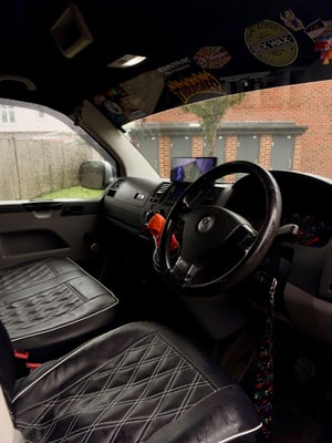 2005 Volkswagen T5 Campervan — photo 9 of 10