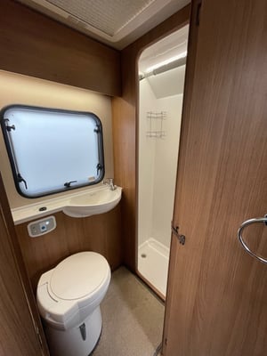 2019 Auto-Trail Imala 615 — photo 24 of 35