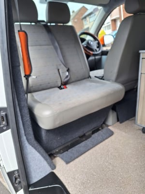 2013 Volkswagen T5 Campervan — photo 32 of 46