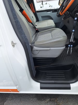 2013 Volkswagen T5 Campervan — photo 35 of 46