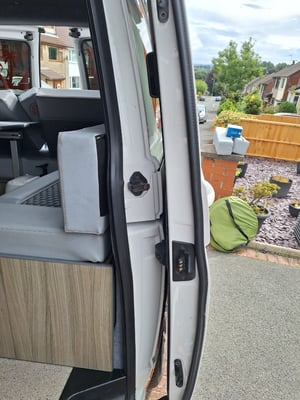 2013 Volkswagen T5 Campervan — photo 36 of 46