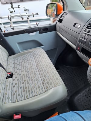 2013 Volkswagen T5 Campervan — photo 41 of 46