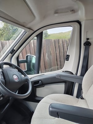 2016 Auto-Trail Tribute 615 — photo 14 of 29