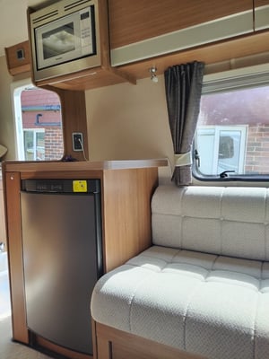 2016 Auto-Trail Tribute 615 — photo 16 of 29
