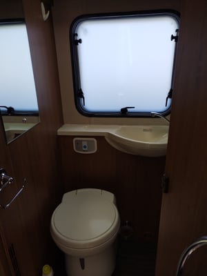 2016 Auto-Trail Tribute 615 — photo 25 of 29