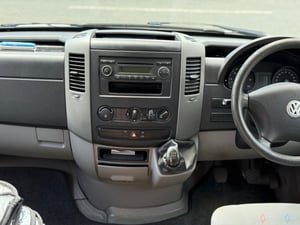 2010 Volkswagen Crafter LWB — photo 8 of 17